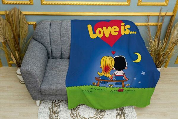 Плед «Любовь это... Love Is...»